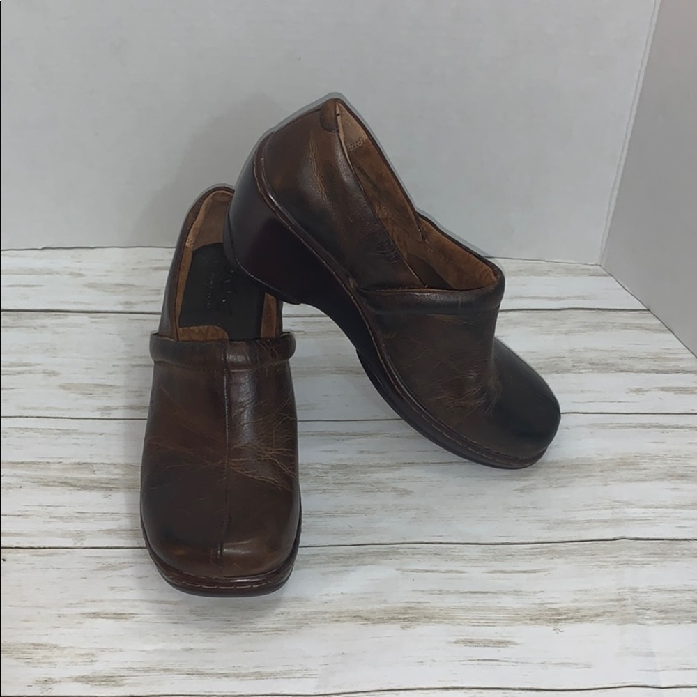 Size 8 BOC Brown Clog